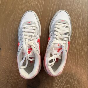 Nike women’s sneakers